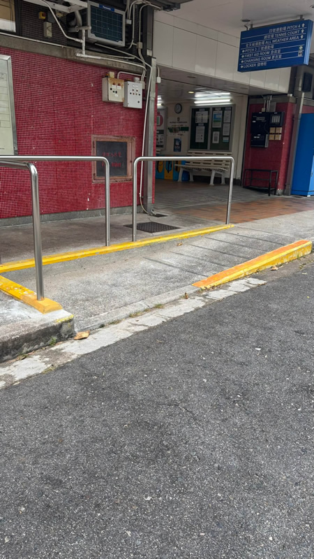 Connection Ramp running towards Track